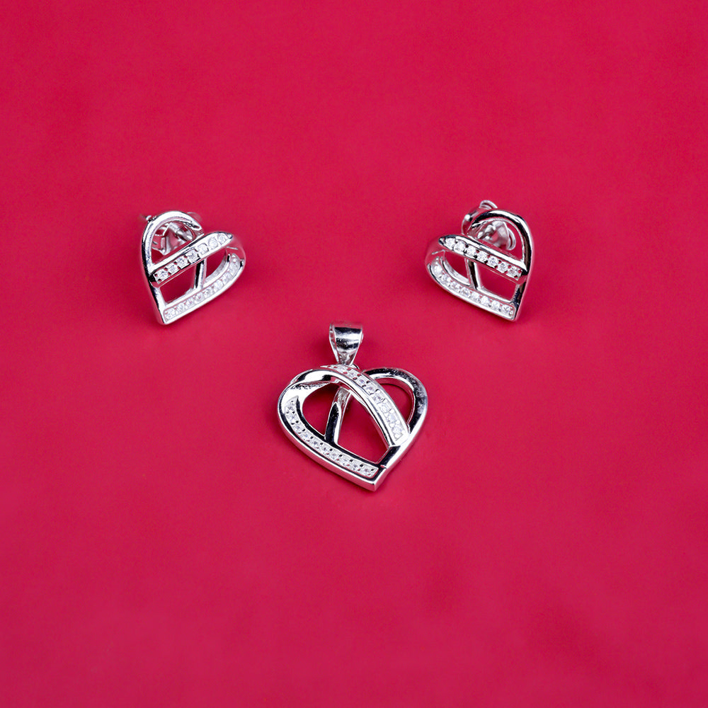 Unique Heart Shape Pendant Butty